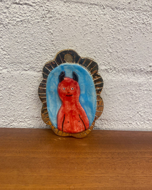 陶器でできた壁掛け Koyomi Yanagimoto little devil 壁掛け - SHIBUYA PUBLISHING