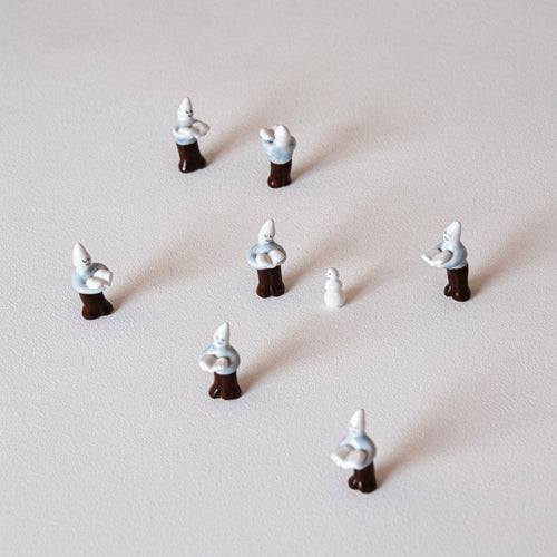 【1月16日(金) 12:00販売】本を読んでいるフェーブ